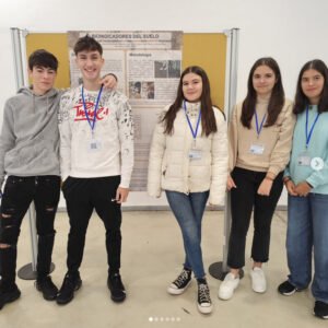 Alumnado del IES Galileo Montequinto participa en el congreso “Microfauna: los secretos del suelo” en el campus de Reina Mercedes