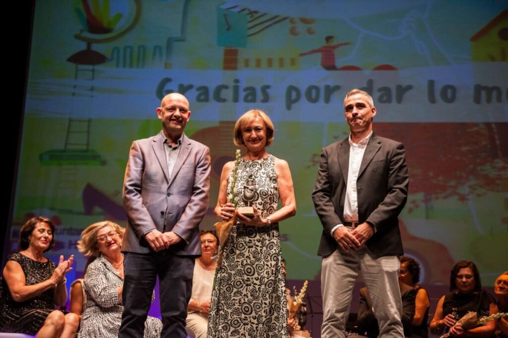 Homenaje a 19 Docentes en su Jubilación en el Inicio del Curso Escolar 2024-25