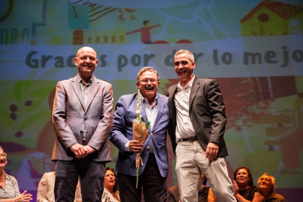 Homenaje a 19 Docentes en su Jubilación en el Inicio del Curso Escolar 2024-25