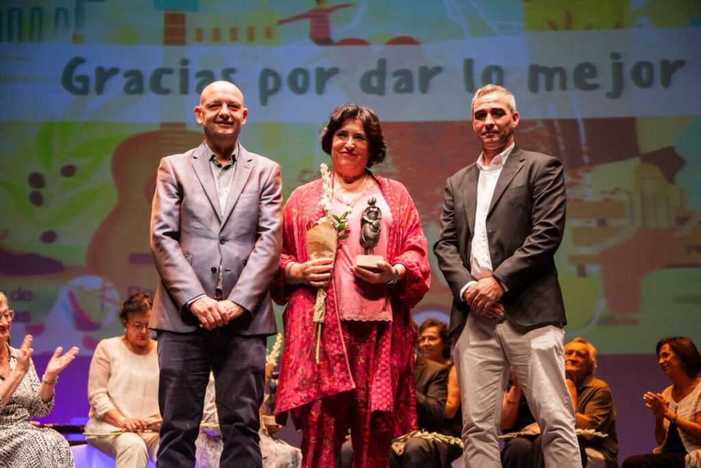 Homenaje a 19 Docentes en su Jubilación en el Inicio del Curso Escolar 2024-25