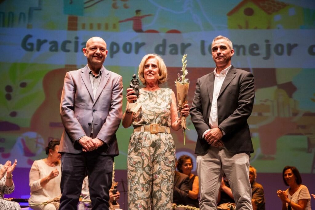 Homenaje a 19 Docentes en su Jubilación en el Inicio del Curso Escolar 2024-25