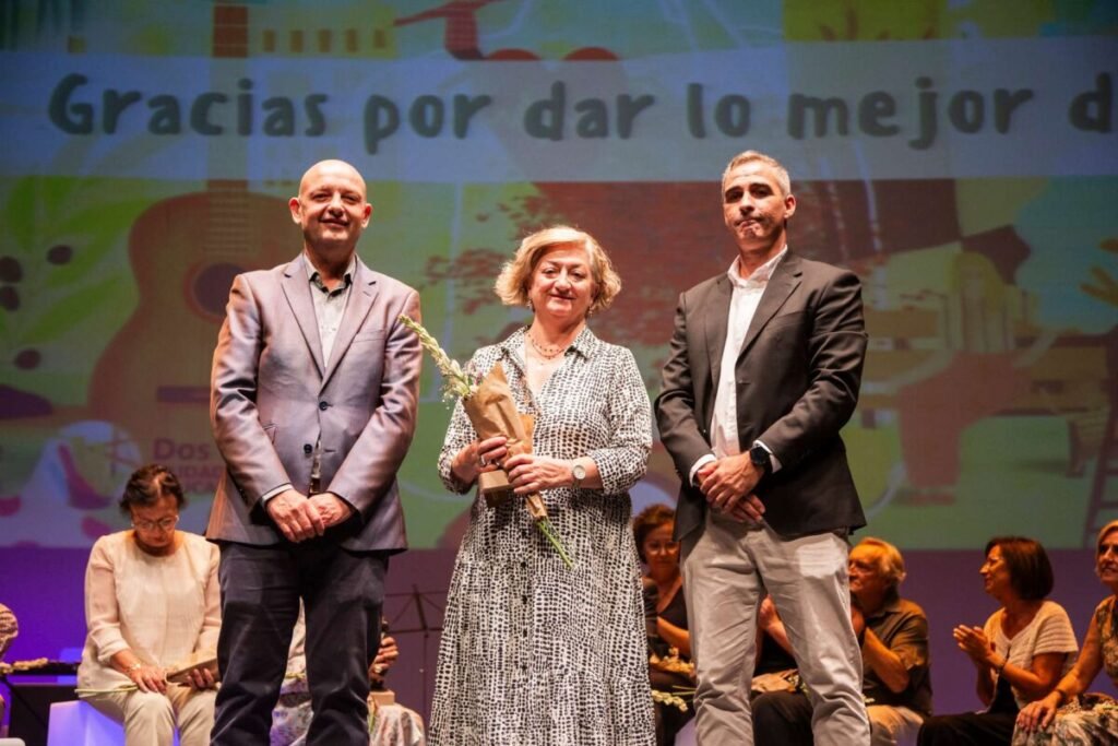Homenaje a 19 Docentes en su Jubilación en el Inicio del Curso Escolar 2024-25