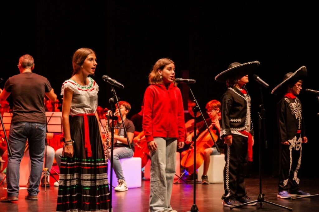 Homenaje a 19 Docentes en su Jubilación en el Inicio del Curso Escolar 2024-25