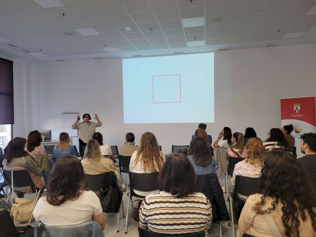 Conferencia ¿Cómo favorecer el pensamiento creativo y crítico en la infancia?