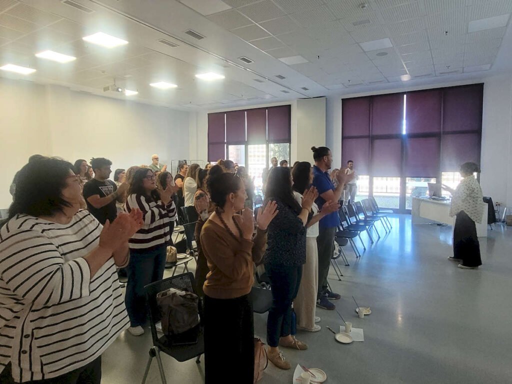 Conferencia ¿Cómo favorecer el pensamiento creativo y crítico en la infancia?