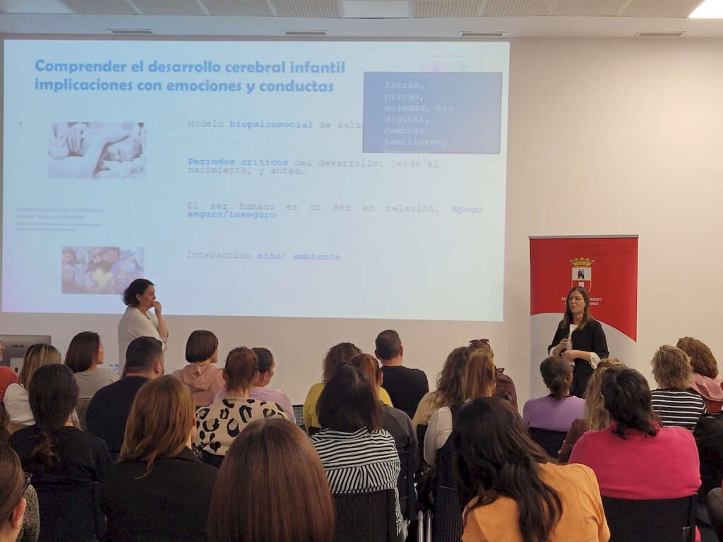 Taller “El comportamiento infantil desde una mirada integral. Aportes desde la neuroeducación”